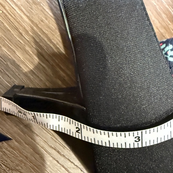 Abella Women's Suede Strappy Low Heeled Dress Shoes, Size 10, EUC, Blac - Picture 9 of 9